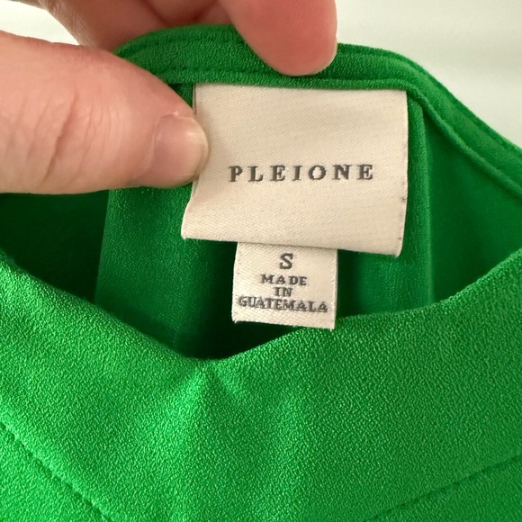 Pleione Green Fitted Camisole Top - Picture 5 of 6
